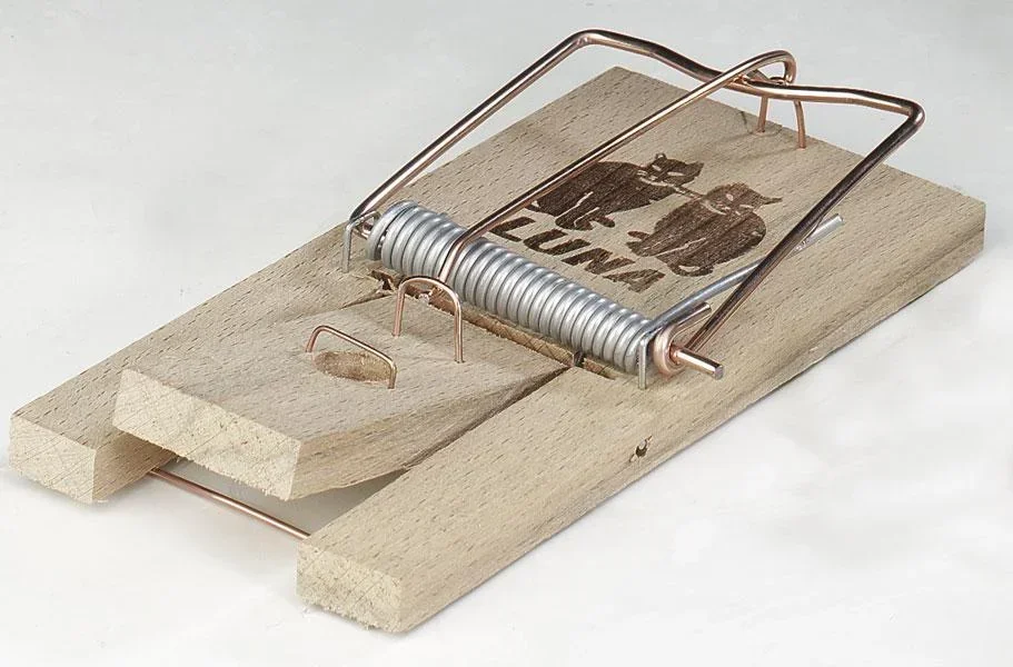 Wooden rat trap - 1 pc.