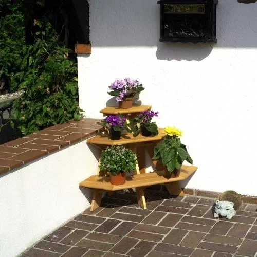 Flower staircase corner element