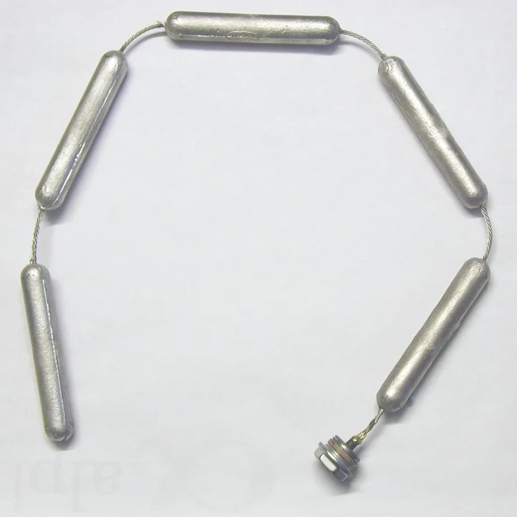 Chain anode with PTFE seal