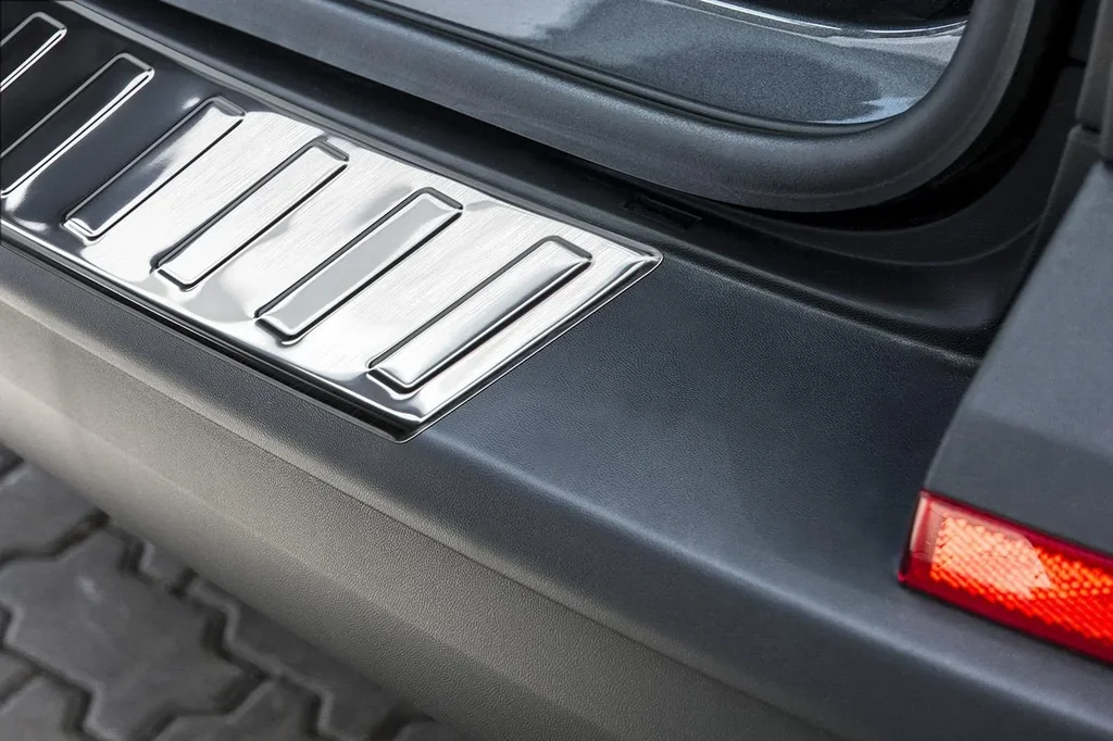Loading sill protection for VW Transporter T6 built from 2015->