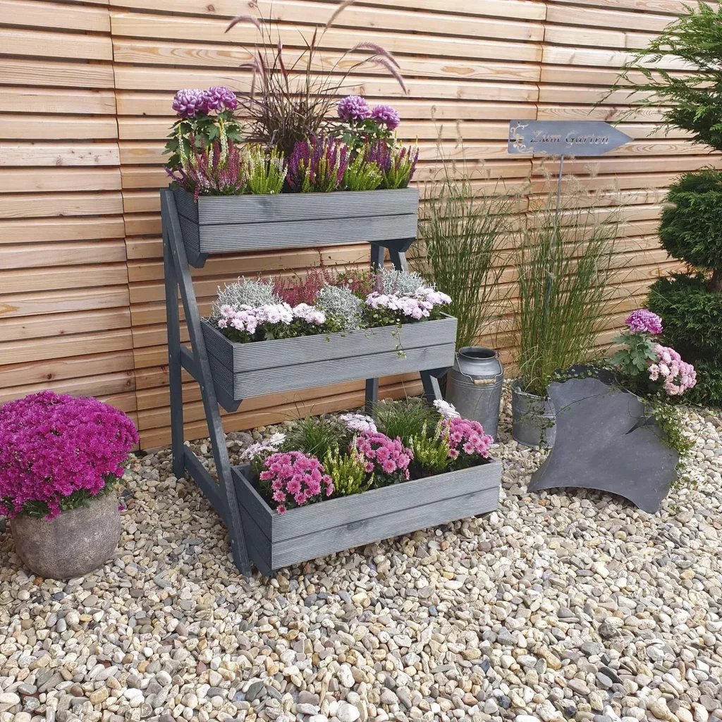 Planting steps with boxes, grey