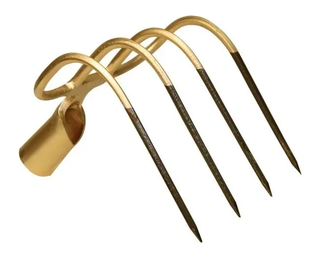Dung hoe with 4 tines - hoe forged from one piece