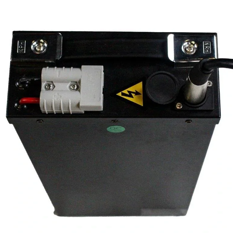 Additional battery for e-cruiser