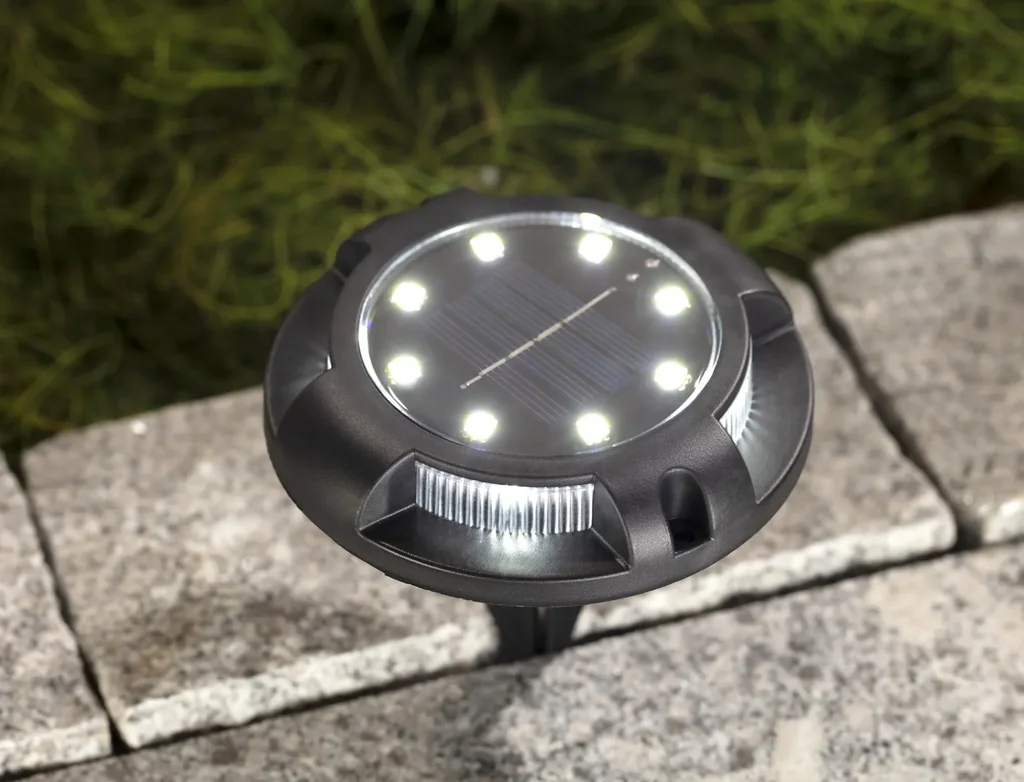 Solar floor lights with 12 LEDs, 8 lumens, set of 3