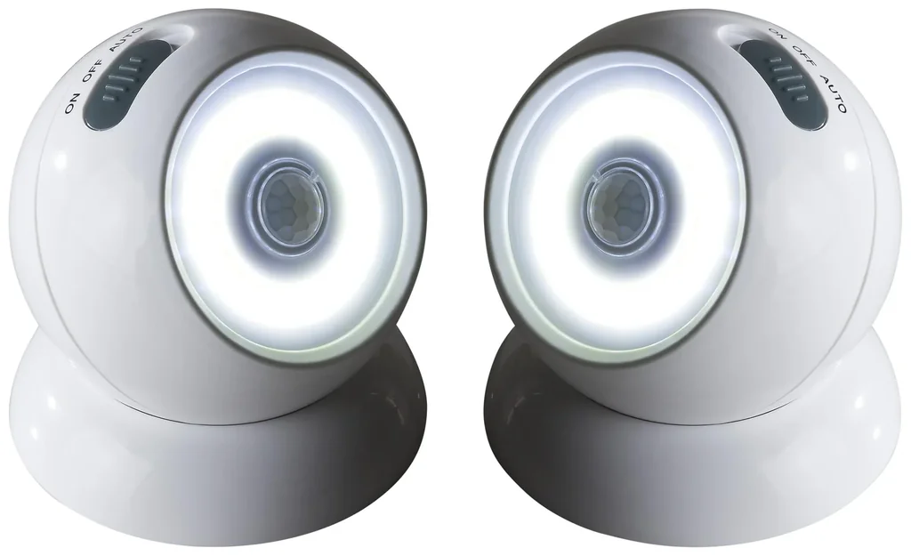 Set of 2 light balls with motion detector