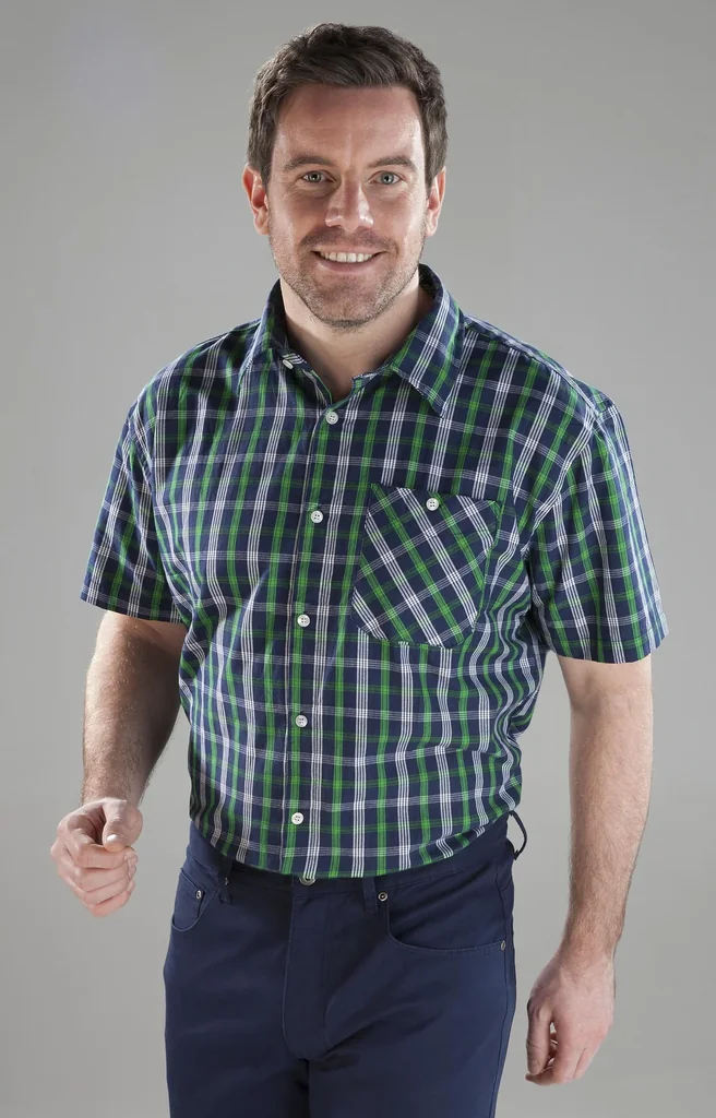 Casual shirt, short sleeve, checked design, color-sorted, size 39/40