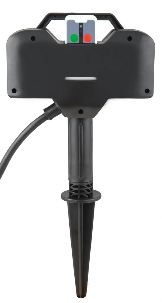 Power distributor with remote control and 2-way earth spike