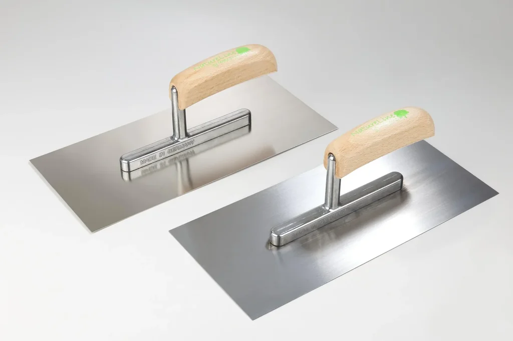 Smoothing trowel 280 x 130 x 0.7mm, stainless steel, natural wood handle
