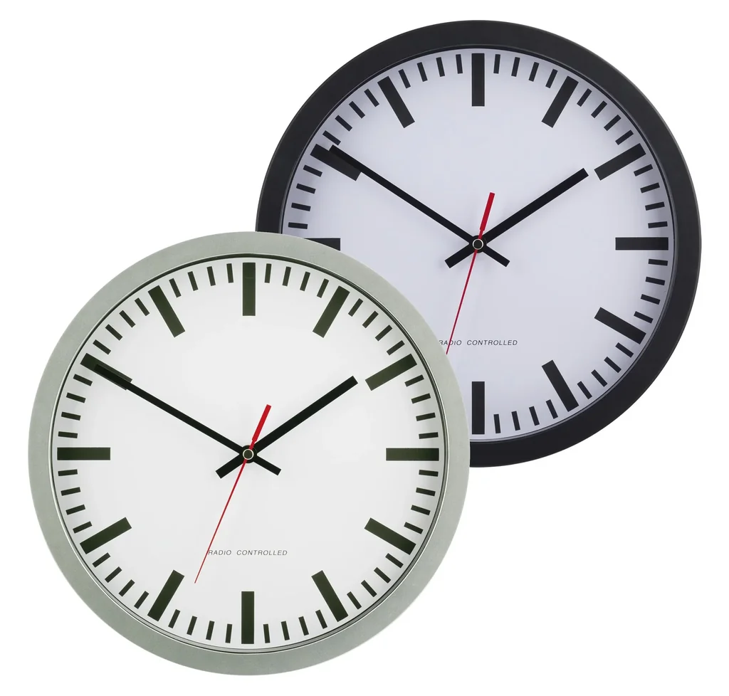 Radio-controlled wall clock 30 cm, silver
