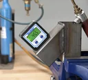 Digital angle measuring device