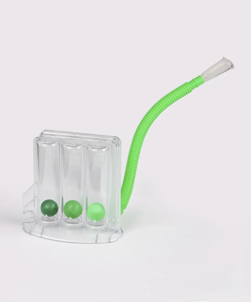 Lung trainer with 3-chamber system