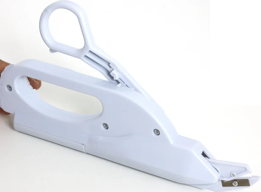 Automatic scissors
