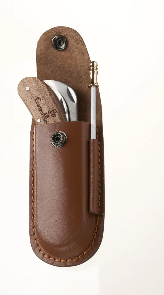 Leather knife case with sharpening steel
