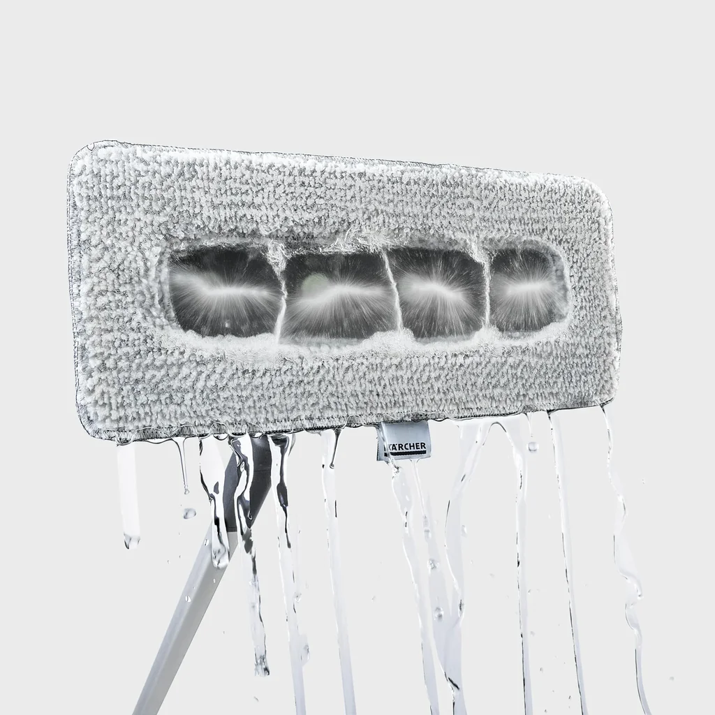 Facade and glass cleaning attachment