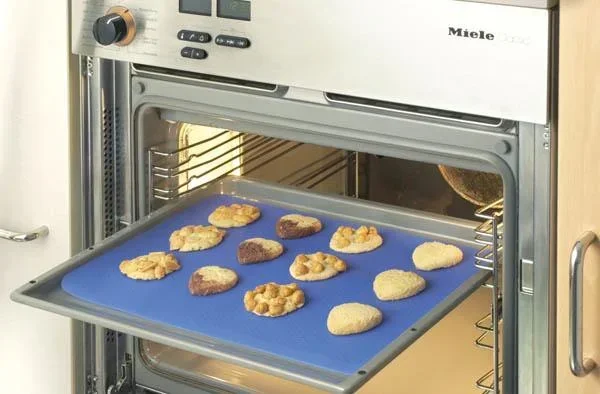 Silicone baking foil
