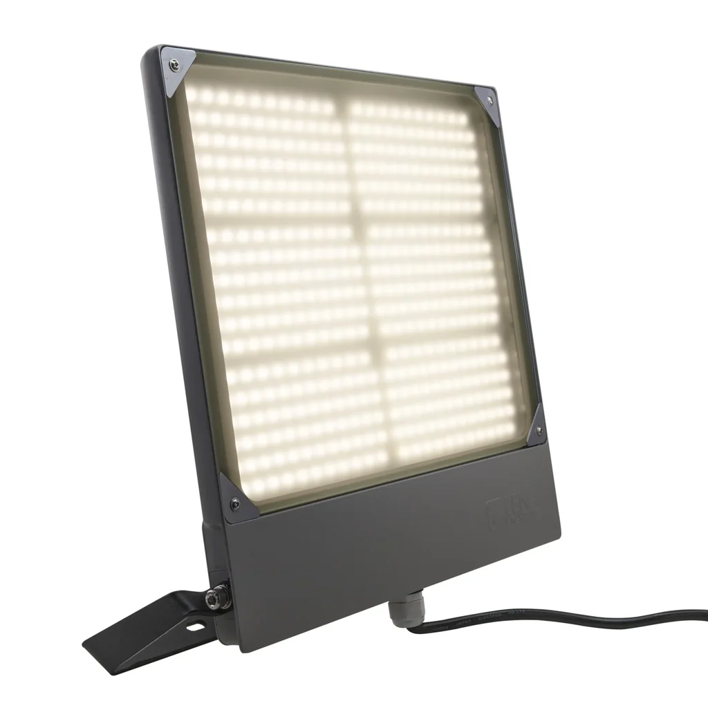 LED floodlight Quest 144W, 4000K, 17300lm, IP66