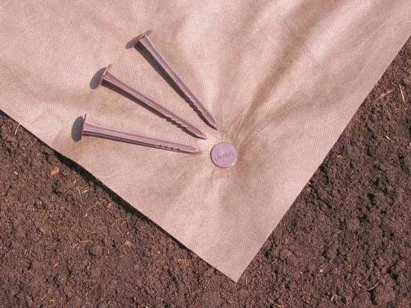 ORGANIC MULCH FLOOR 10X3M + ground pegs