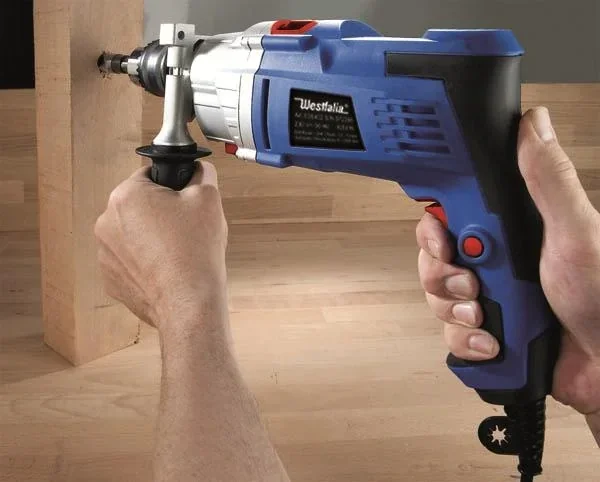 Electronic impact drill 1050 watts, 2-speed including 18-piece Makita drill bit set