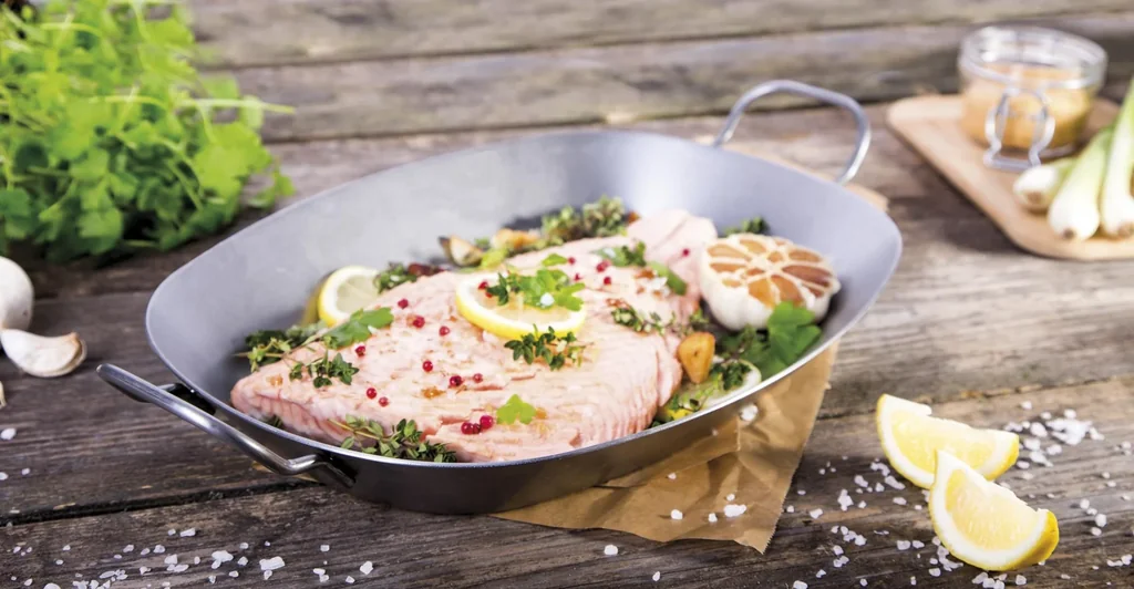 Iron pan with handles oval, 37.5 cm