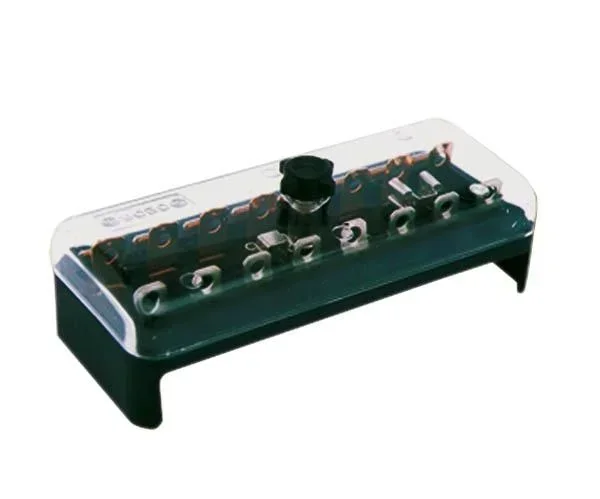 Fuse box for 6 fuses