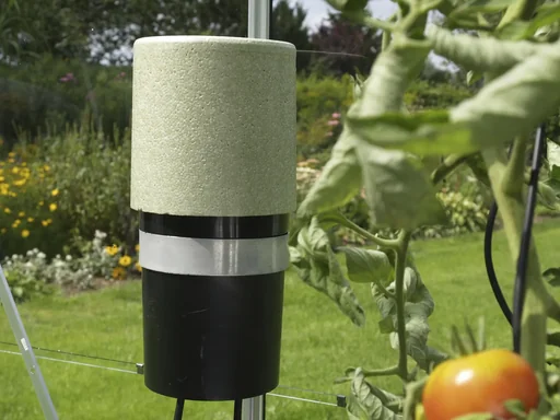 "Hydromat with 2.5 litre capacity and 50 drip rods image"