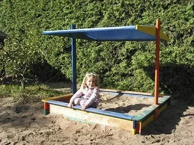 "Sandpit "Nadine" 140 with sun sail image"