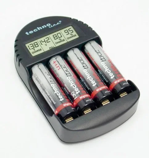 "BC250 desktop charger with 4 AA NiMH batteries and LC display image"