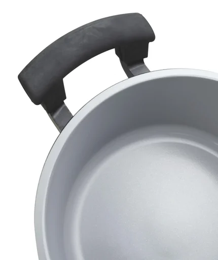 "8-piece pot and pan set image"
