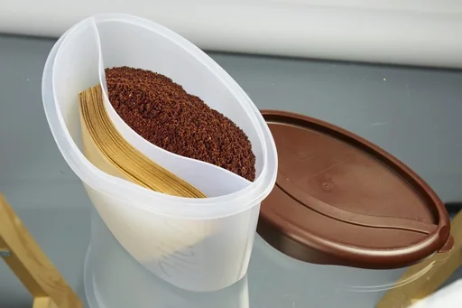"Coffee storage container, 2 in 1 image"
