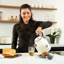 Retro Kettle - 1.7 Liters - White