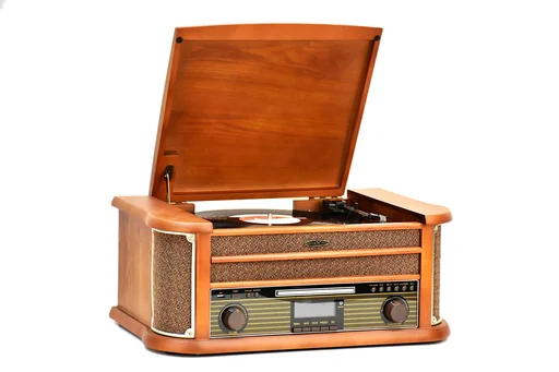 "Retro HiFi system with record/CD/cassette player, DAB+/FM radio, Bluetooth and encoding image"