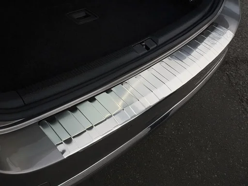 "Stainless steel loading sill protection for VW Passat B7 Variant (Type 3c/36), built from 2011-2014 image"