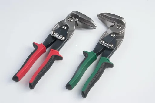 "Angle figure and through-feed scissors right image"