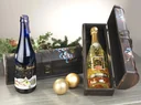 Wooden gift box with handle and 1 bottle of Goldtraum, 750 ml