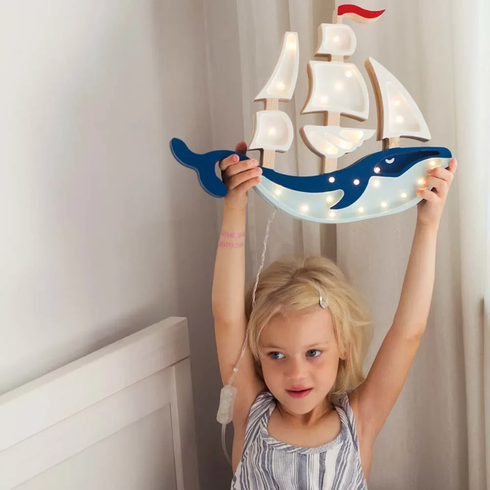 "kleine lampjes Led deco kinderlamp walvis zeilboot image"