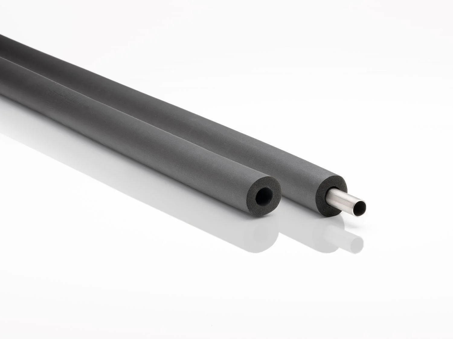 "Flexibele buisisolatie 2m - Leidingisolatie voor verwarming 28x20mm image"