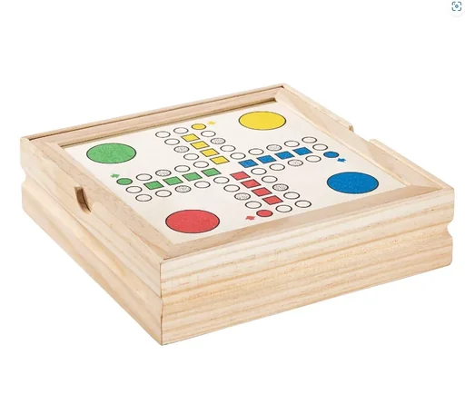 "Spelletjesverzameling in houten doos image"