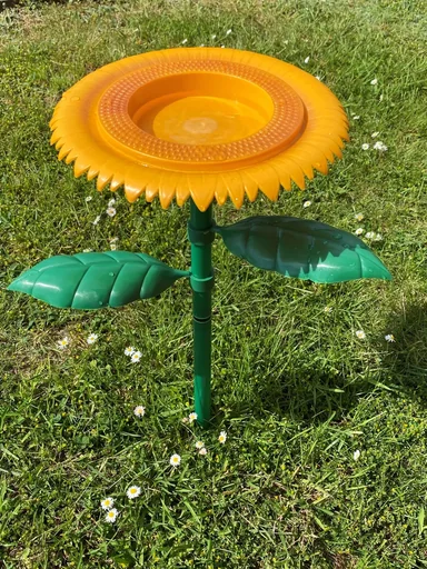 "Vogelbad "Zonnebloem" image"