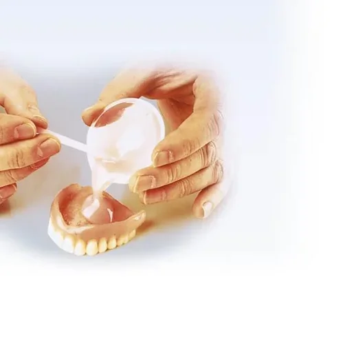 "Denture adhesive - Very easy to use image"