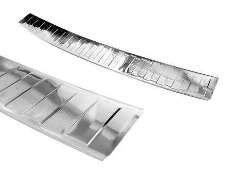 "Stainless steel loading sill protector, Skoda KAMIQ, 2019>. OEM quality, brushed, soft, deburred edges. image"