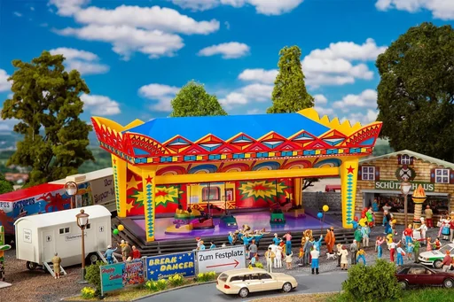 "Promotional set "Village Fair", gauge H0, scale 1:87, era IV image"