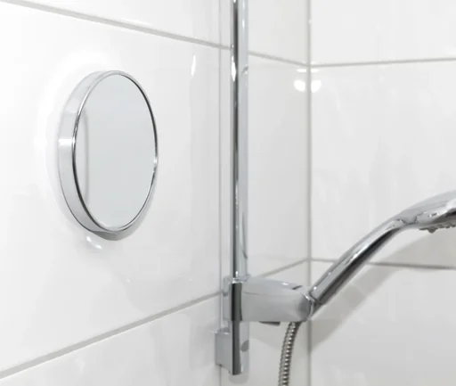 "Wall mirror, 3x magnification image"