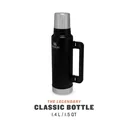 Classic vacuum bottle 1.4 liters with handle, drinking cup, matt black