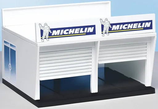"Pit lane scale 1:32 image"
